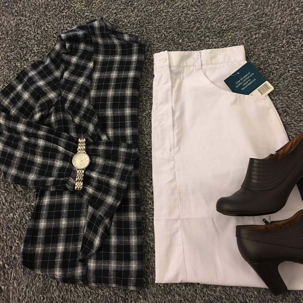 NWT | Adar Uniforms | White skirt | Scrub skirt